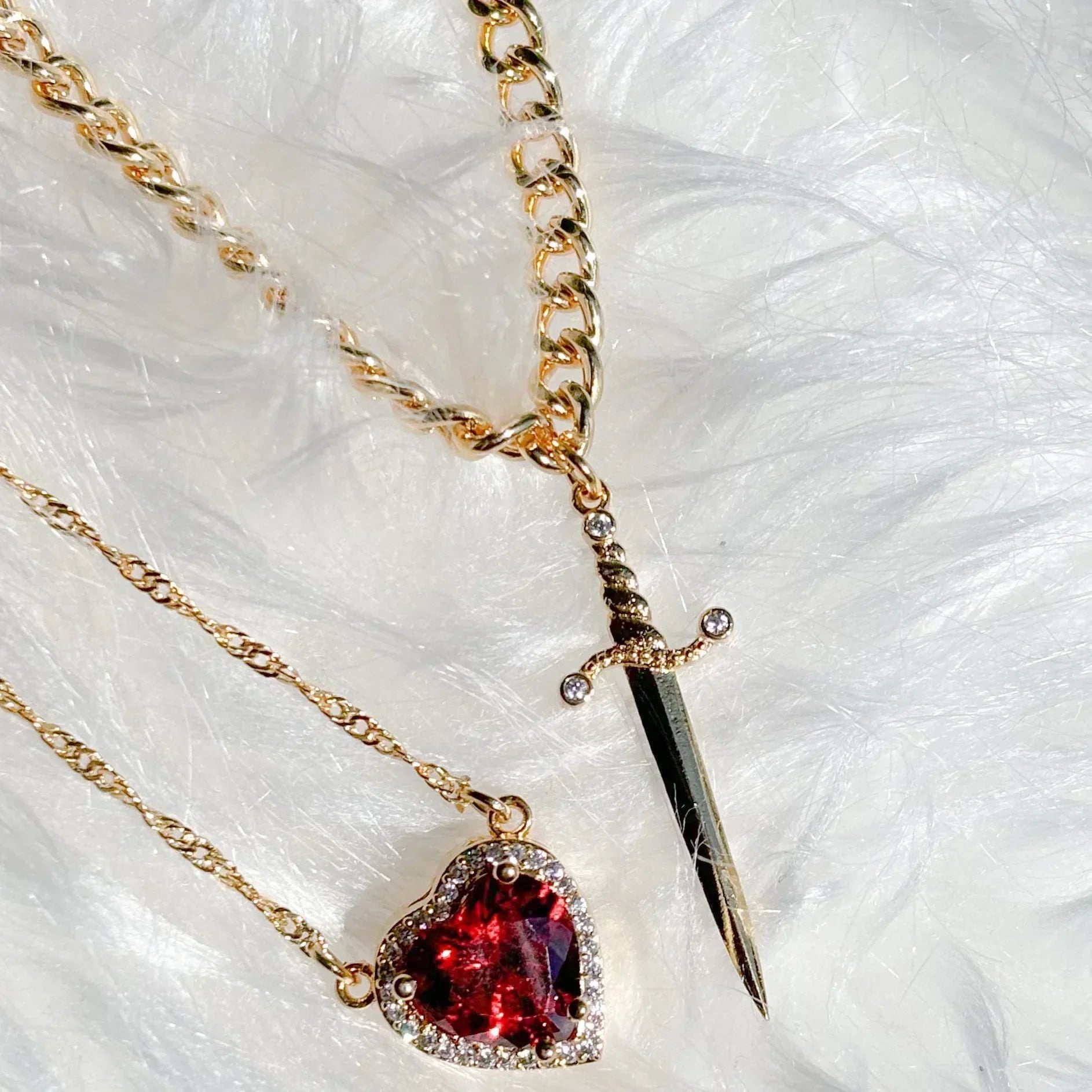 Interlocking Heart & Sword Necklace Set – Couple's Symbolic Jewelry in Gold/Silver