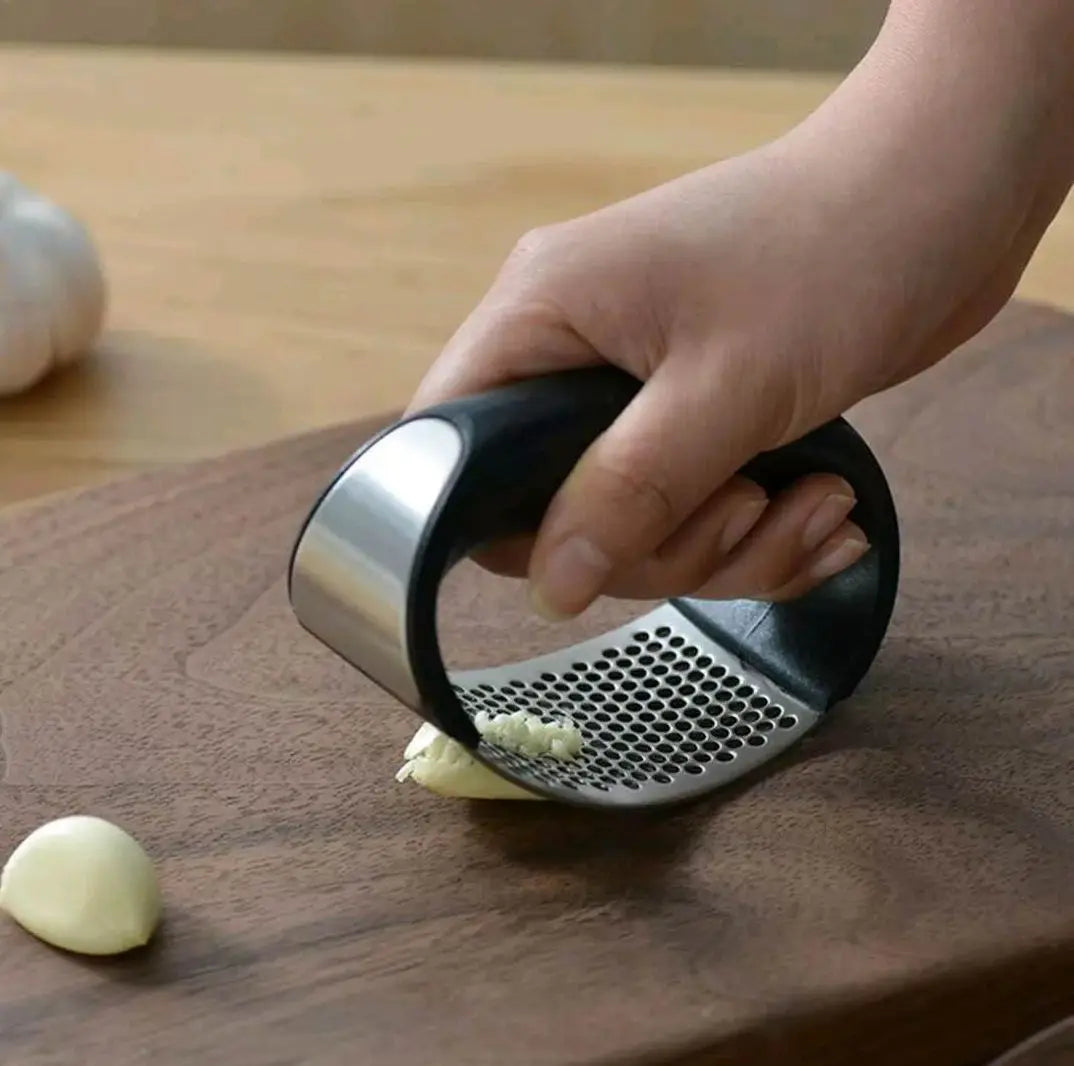 Stainless Steel Garlic Press – Easy Manual Crusher Tool